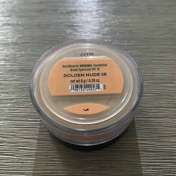 bareMinerals Mineral Powder Foundation with SPF - Picture 2 of 2